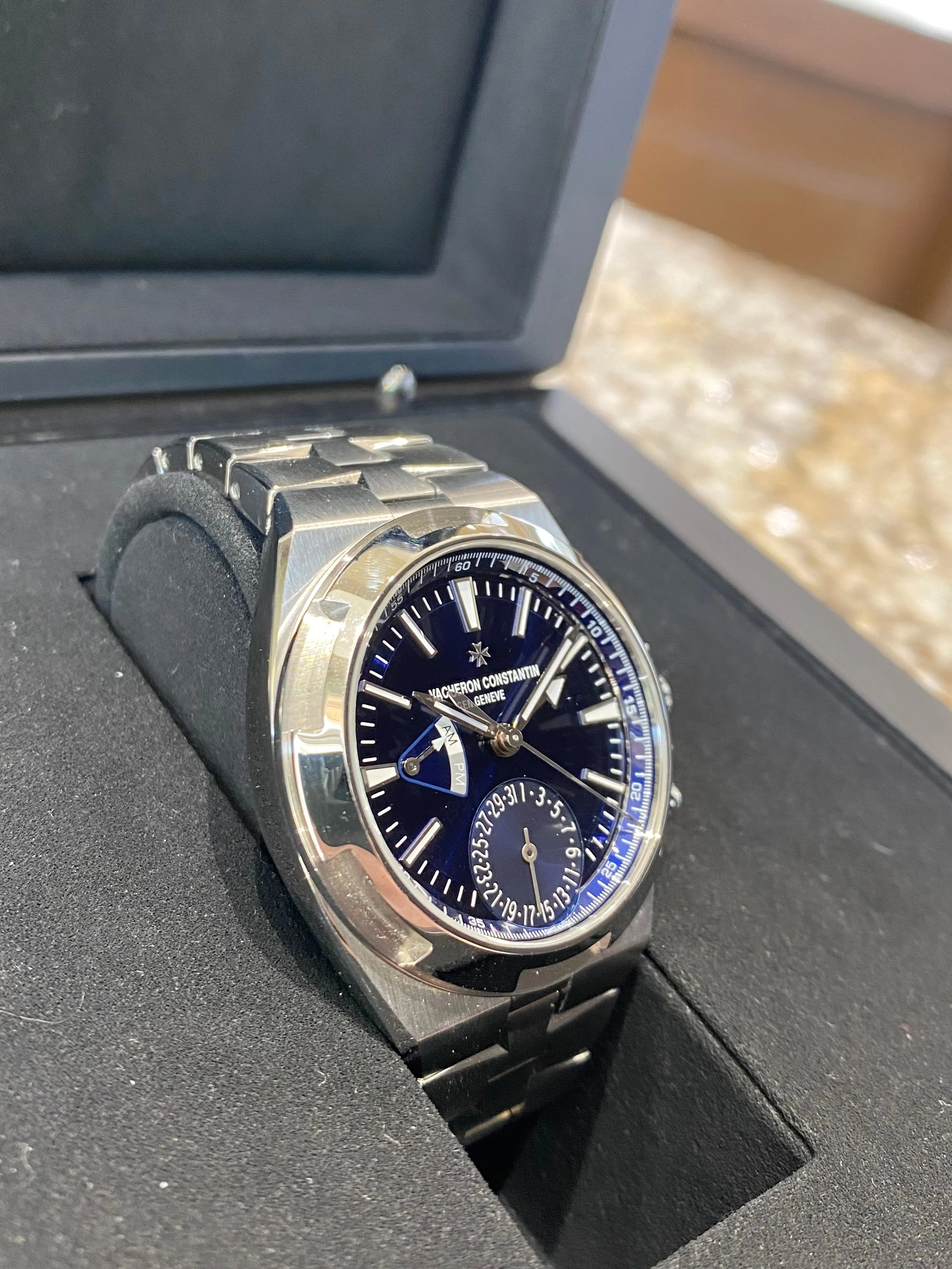 2023 Vacheron Constantin Overseas Dual Time