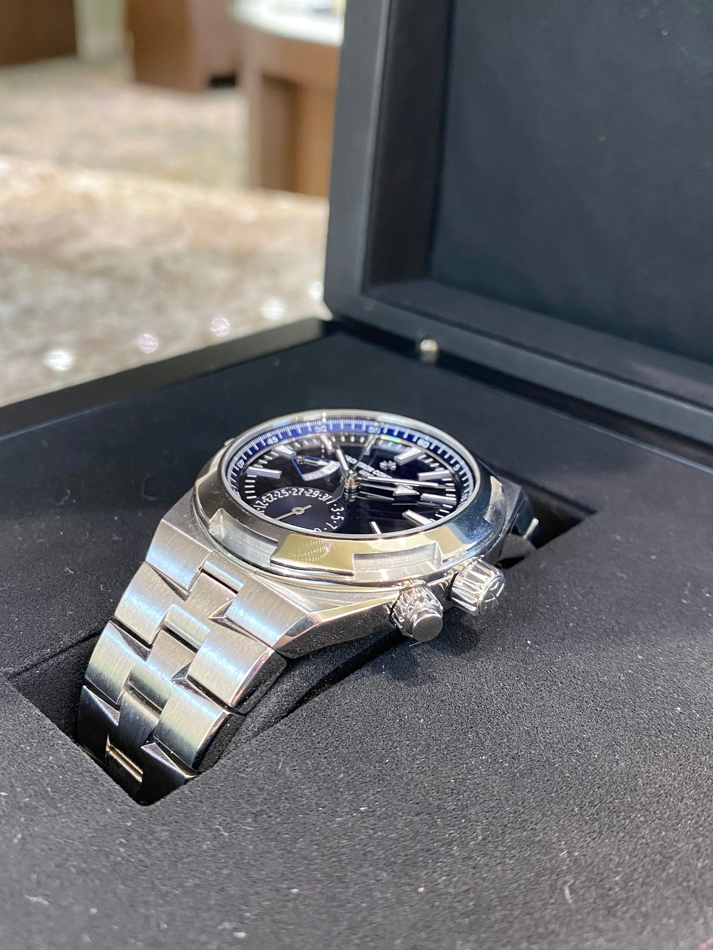 2023 Vacheron Constantin Overseas Dual Time