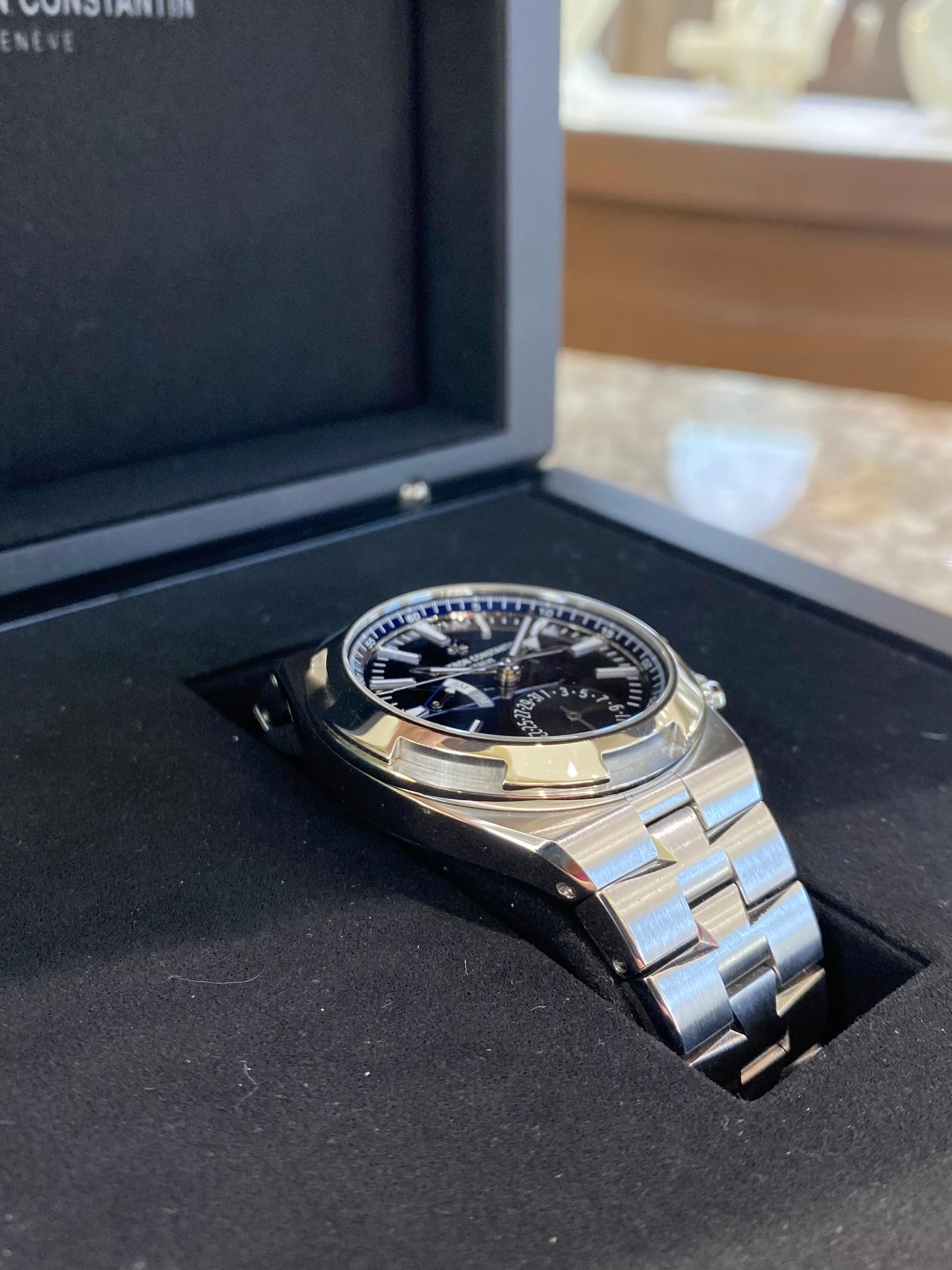 2023 Vacheron Constantin Overseas Dual Time