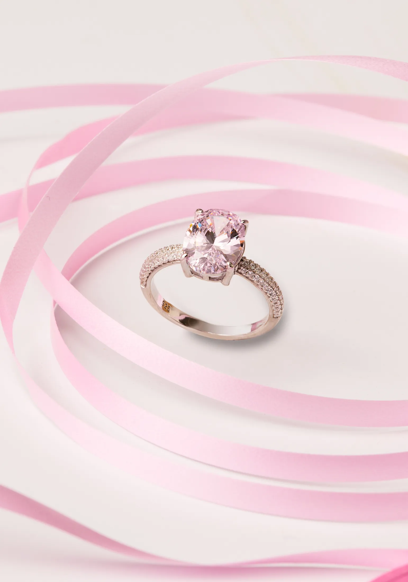 Alexandra Oval Cocktail Ring Morganite Silver