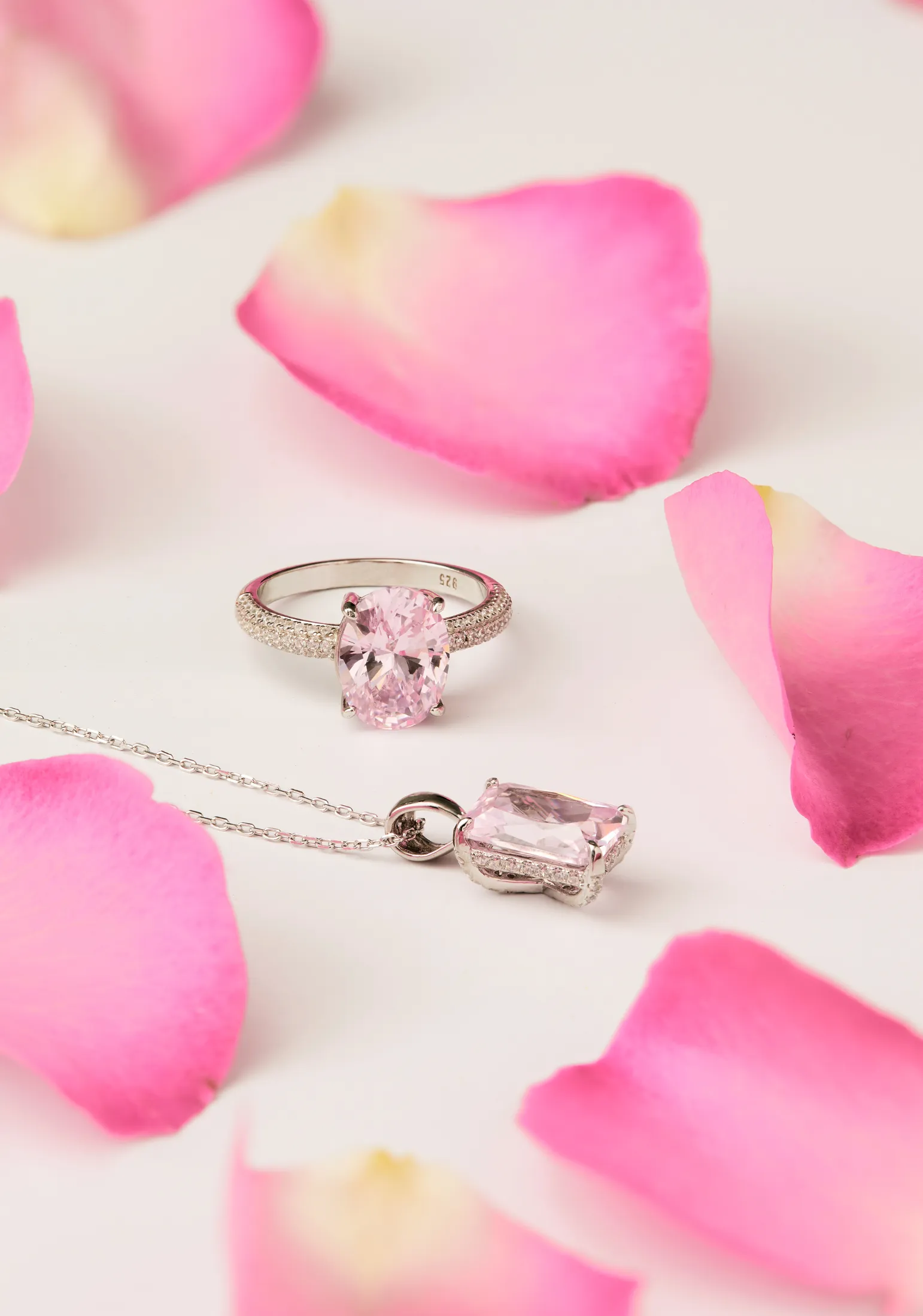 Alexandra Oval Cocktail Ring Morganite Silver