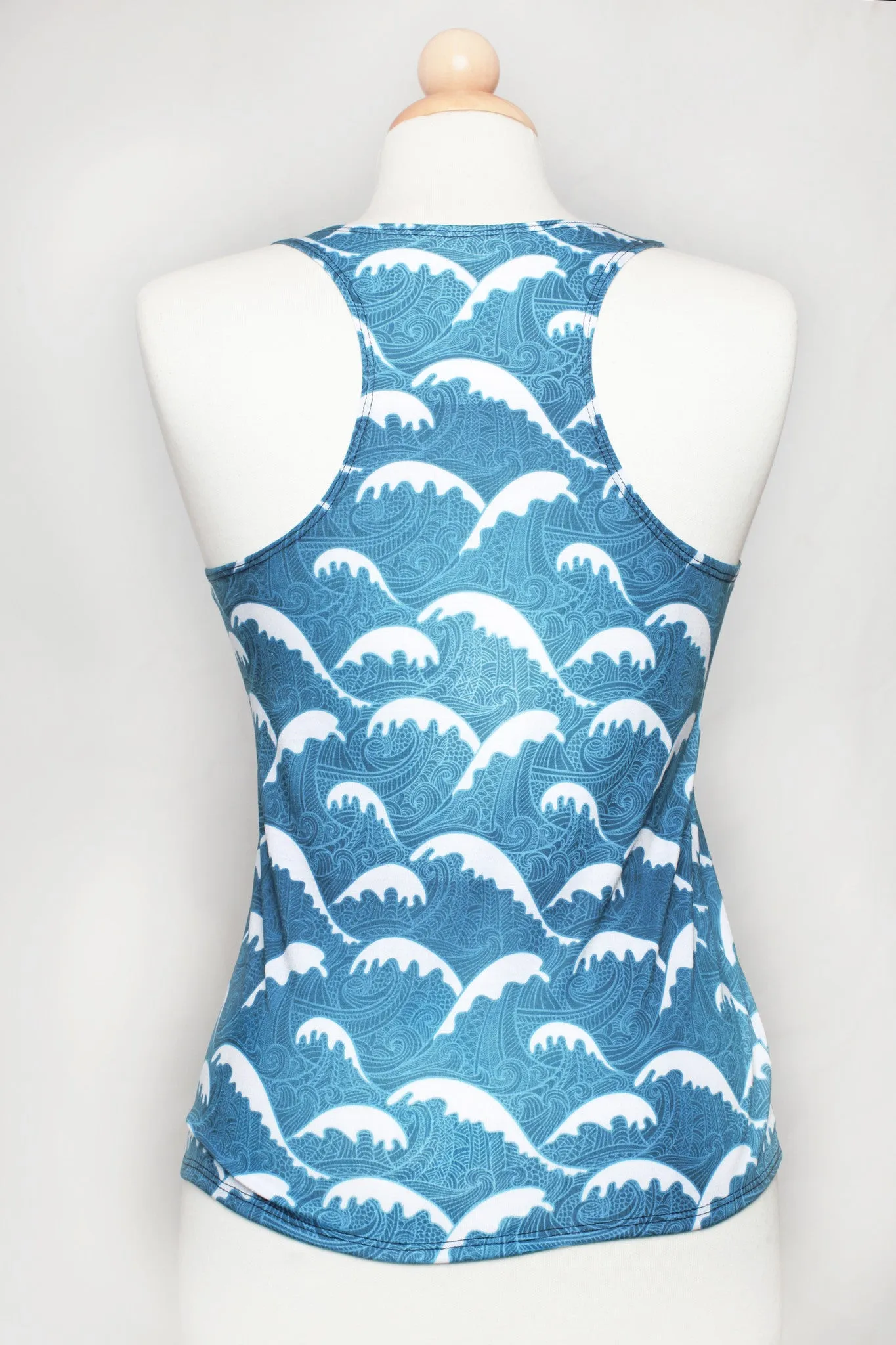 Calm Waves Tank