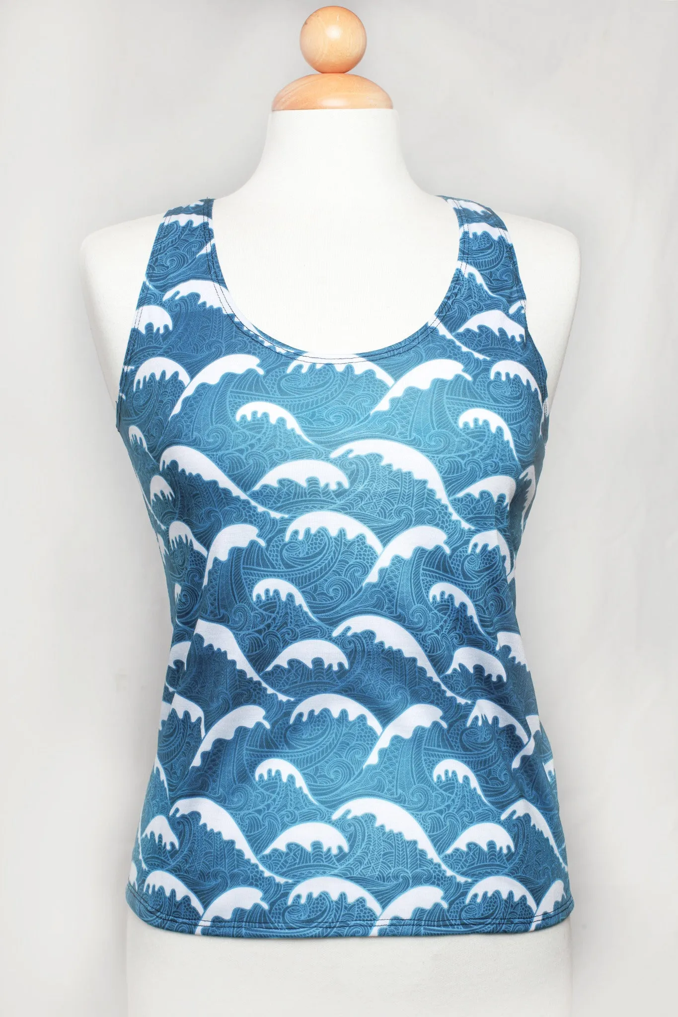 Calm Waves Tank