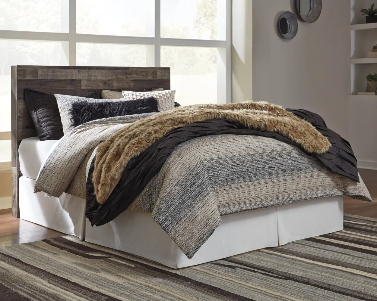 Derekson Queen/Full Panel Headboard Bed with Mirrored Dresser, Chest and 2 Nightstands