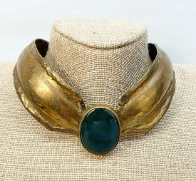 Dramatic collar vintage necklace. 80s brutalist style aged brass finish with a lathe oval black onyx stone. One piece. Signed made in India on back. Approx 5.25” wide x 5” deep. Oval stone approx 1.5” x 1.25.