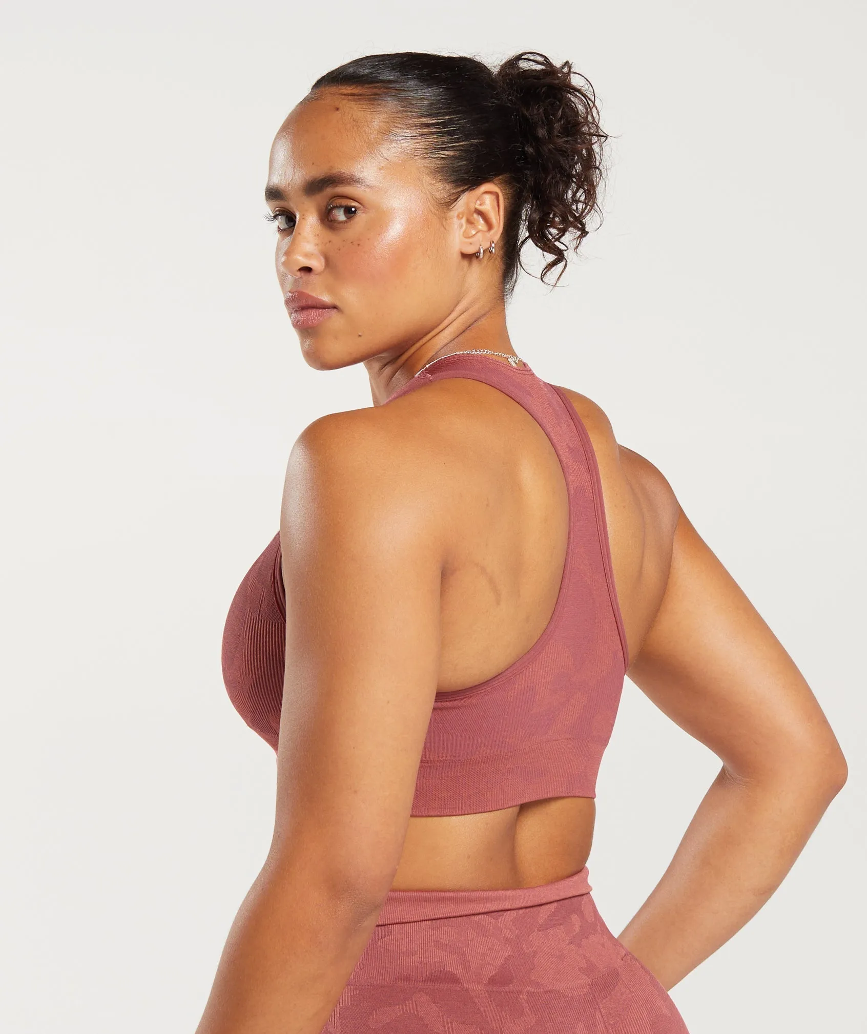 Gymshark Adapt Camo Seamless Ribbed Sports Bra - Soft Berry/Sunbaked Pink
