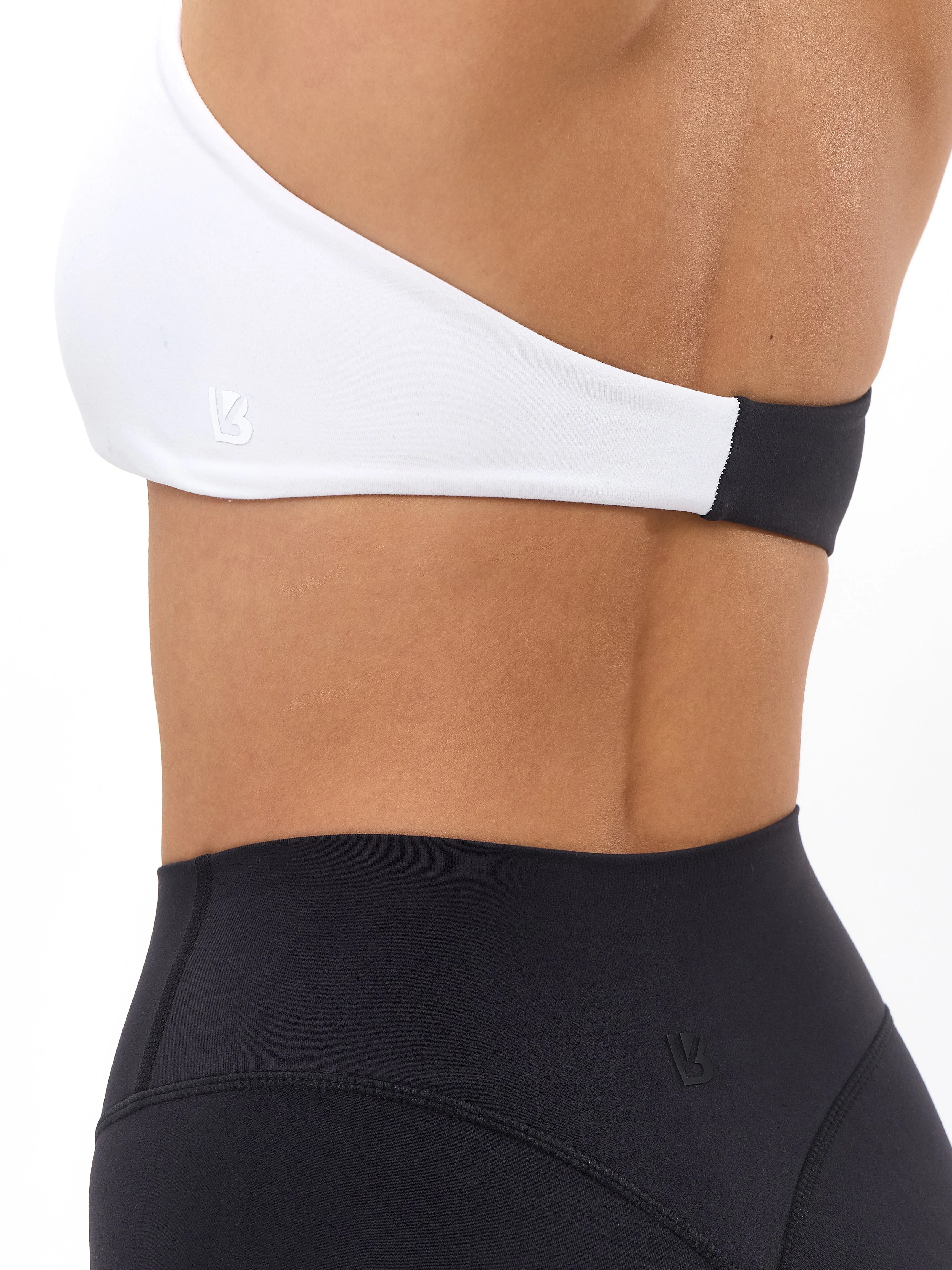 Poshknit Twist Halter - Black / White