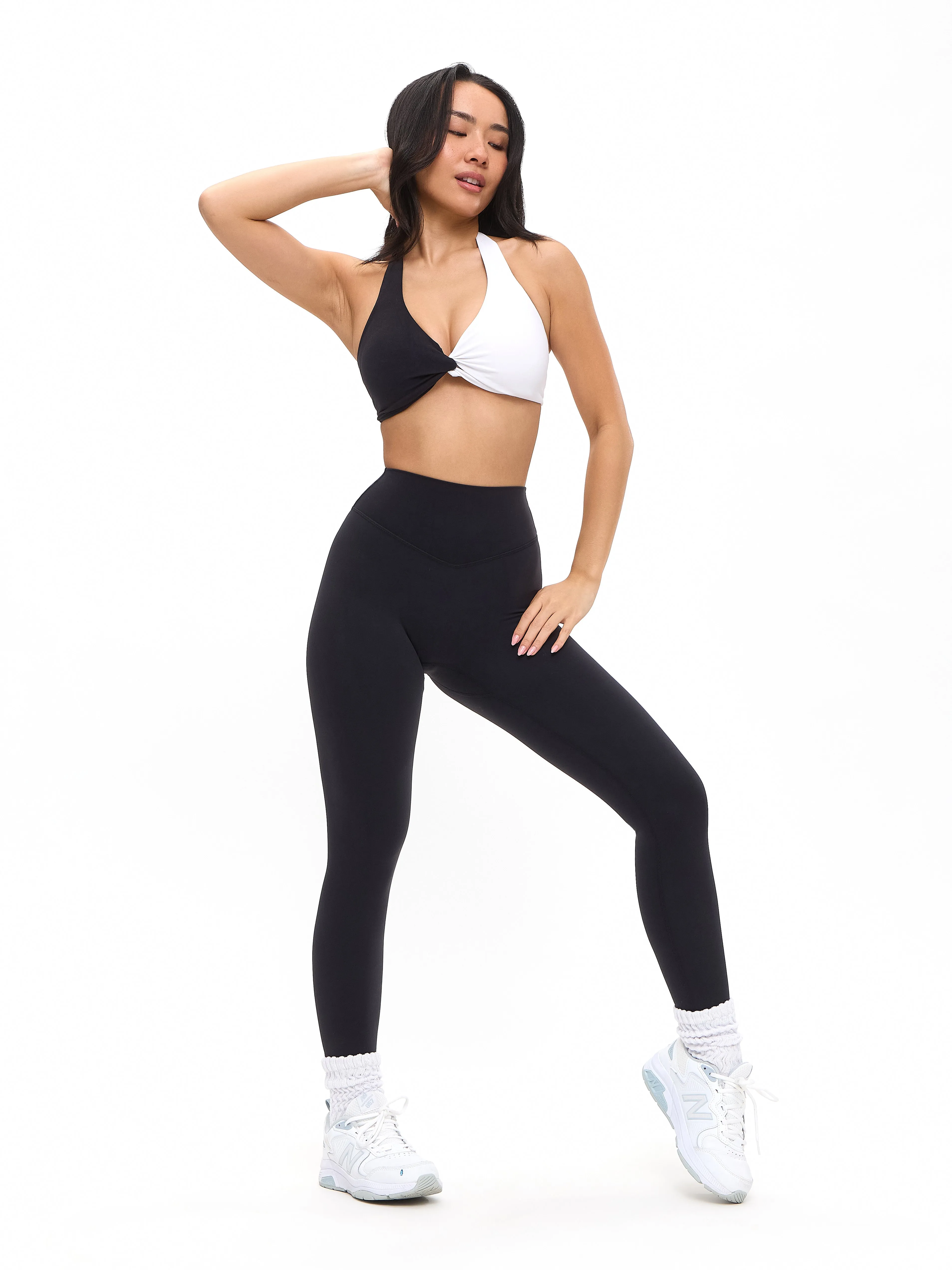 Poshknit Twist Halter - Black / White